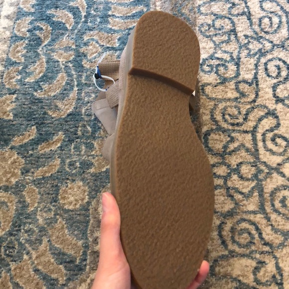 Steve Madden Hilow Suede Chelsea Boot in taupe - Picture 9 of 10